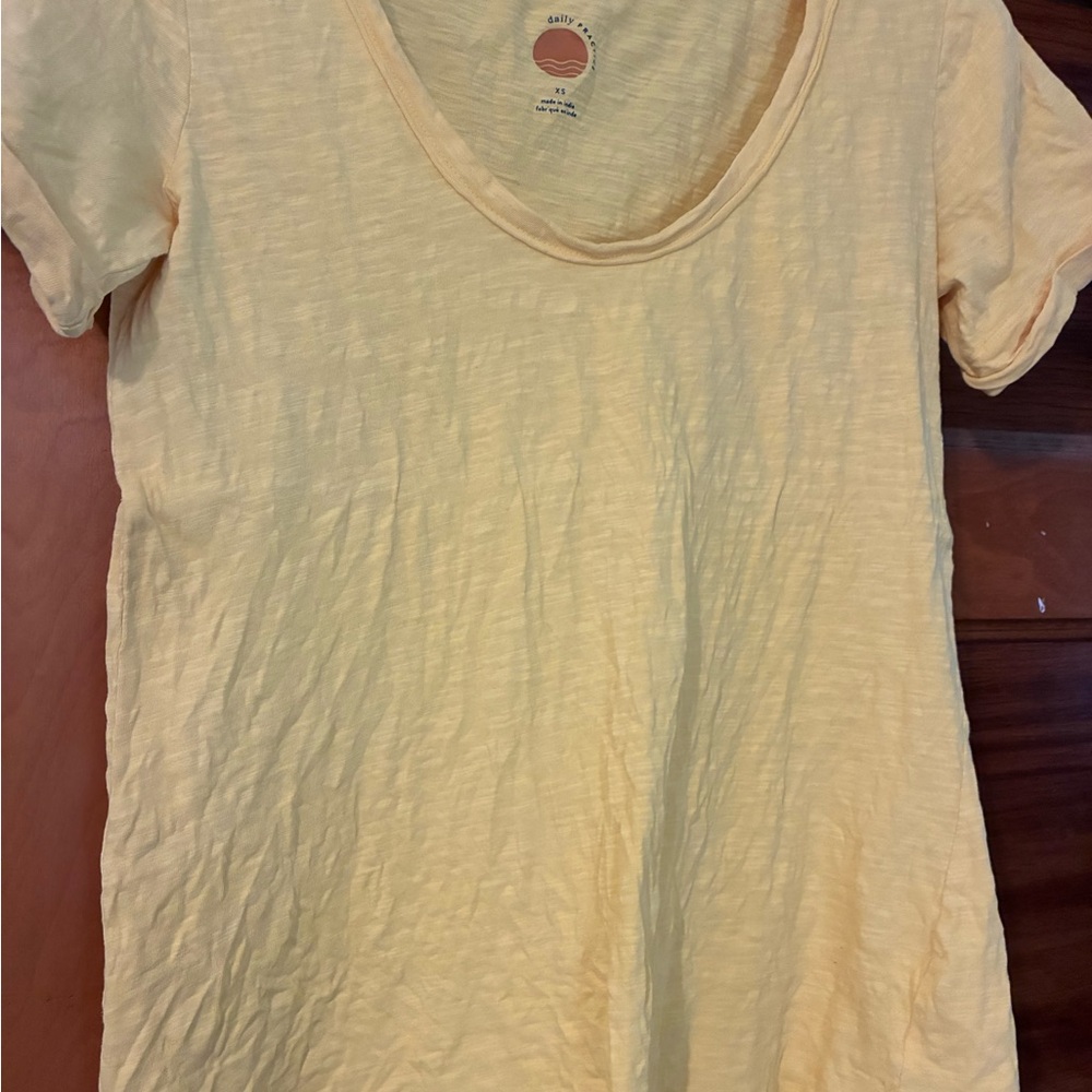 Casual Yellow Short Sleeve Tee